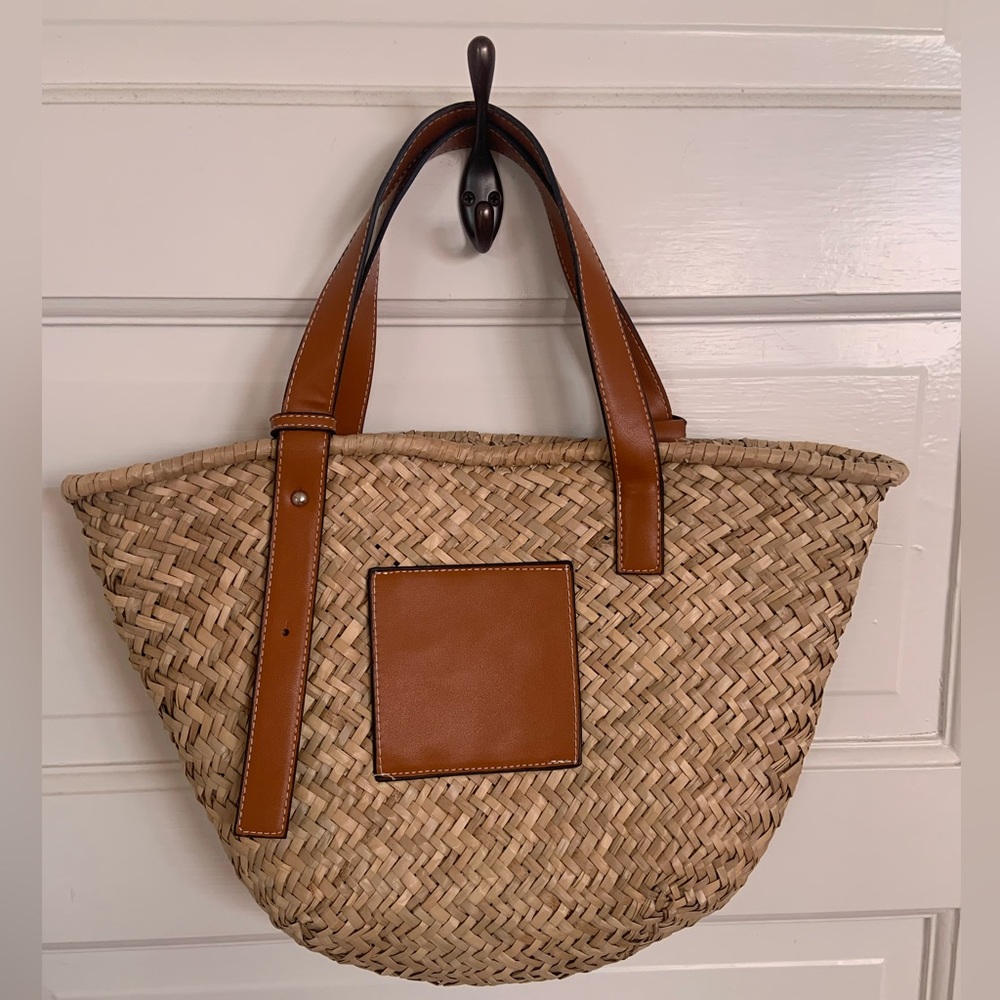 Lookalike Loewe straw tote